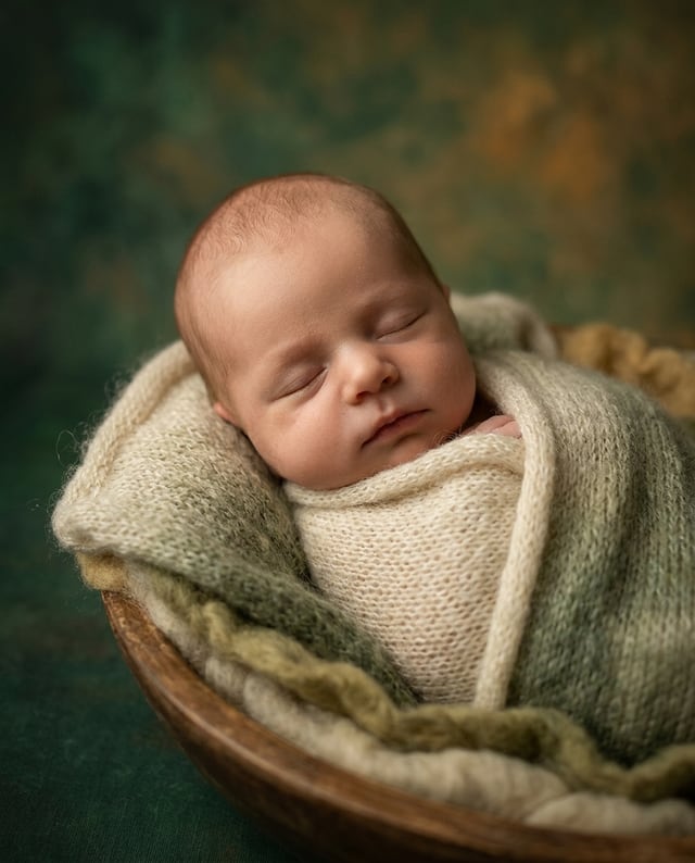 Birth portrait, baby alone, Fine-art portrait style